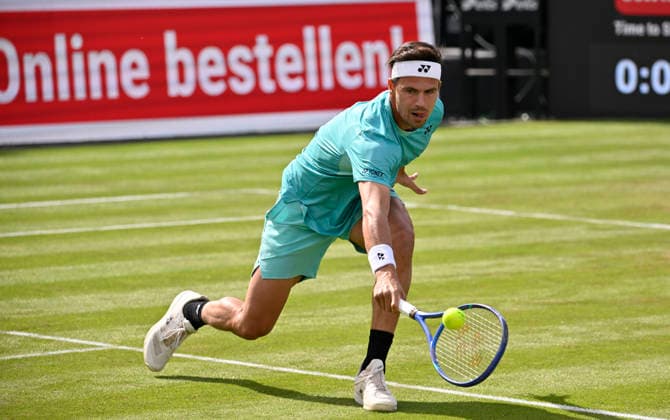 Daniel Altmaier (GER) Aktion Tennis Herren BOSS Open ATP, Tennis Herren 250 Stuttgart 2026 Weissenhof BOSS Open ATP 250 Stuttgart 2026