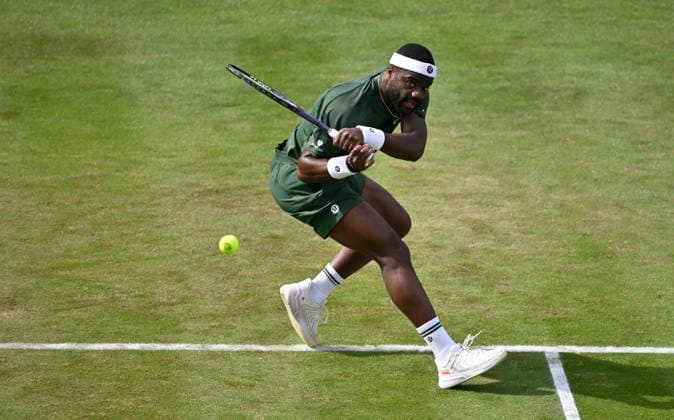 Frances Tiafoe (USA) Aktion Tennis Herren BOSS Open ATP, Tennis Herren 250 Stuttgart 2026 Weissenhof BOSS Open ATP 250 Stuttgart 2026