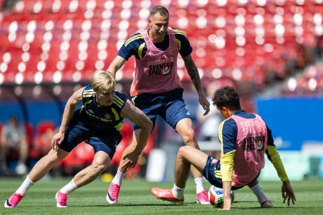 260609 Lucas Bergvall, Gustaf Nilsson and Yasin Ayari of the Swedish national football team at a training session during day -2 of the FIFA World Cup, WM, Weltmeisterschaft, Fussball 2026 on June 9, 2026 in Dallas. Photo: Petter Arvidson BILDBYRAN kod PA PA1225 fotboll football soccer fotball vm fotbolls-vm fotball-vm fotbolls-vm 2026 fifa world cup 2026 träning practice training sverige sweden sverige a day -2 bbeng