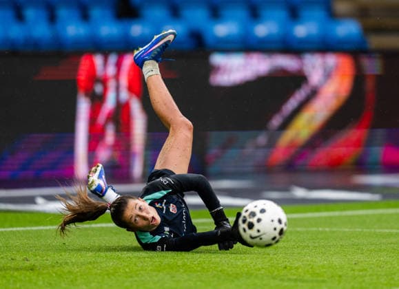 260609 Goalkeeper Cecilie Fiskerstrand of Norway during warm-up ahead of the FIFA Women s World Cup Qualifier football match between Norway and Austria on June 9, 2026 in Oslo. Photo: Marius Simensen BILDBYRAN COP 238 MM0070 bbeng fotball soccer football fotboll FIFA World Cup, WM, Weltmeisterschaft, Fussball qualifiers vm-kvalifisering kvinner vm kvalik landskamp dam norge norway austria osterrike