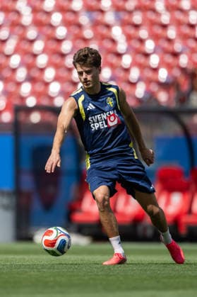 260609 Besfort Zeneli of the Swedish national football team at a training session during day -2 of the FIFA World Cup, WM, Weltmeisterschaft, Fussball 2026 on June 9, 2026 in Dallas. Photo: Petter Arvidson BILDBYRAN kod PA PA1225 fotboll football soccer fotball vm fotbolls-vm fotball-vm fotbolls-vm 2026 fifa world cup 2026 träning practice training sverige sweden sverige a day -2 bbeng