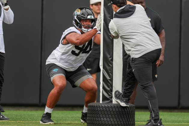 JACKSONVILLE, FL - JUNE 09: Jacksonville Jaguars defensive lineman T.J. Bollers (94) works on a drill during Minicamp on June 9, 2026 at Miller Electric Center in Jacksonville, Fl. (Photo by David Rosenblum Icon Sportswire) NFL, American Football Herren, USA JUN 09 Jacksonville Jaguars Minicamp EDITORIAL USE ONLY Icon260609161128