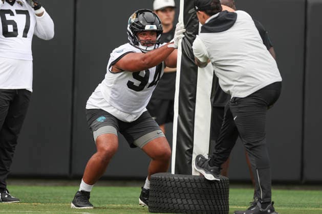 JACKSONVILLE, FL - JUNE 09: Jacksonville Jaguars defensive lineman T.J. Bollers (94) works on a drill during Minicamp on June 9, 2026 at Miller Electric Center in Jacksonville, Fl. (Photo by David Rosenblum Icon Sportswire) NFL, American Football Herren, USA JUN 09 Jacksonville Jaguars Minicamp EDITORIAL USE ONLY Icon260609161139