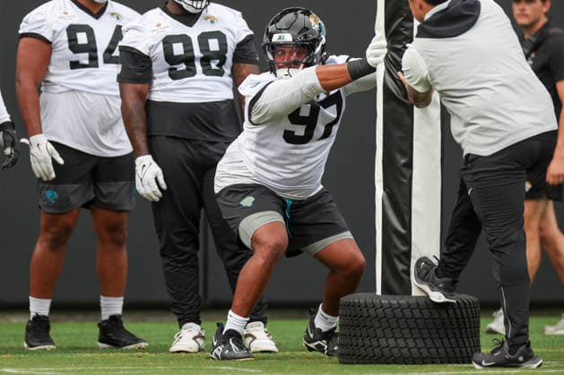 JACKSONVILLE, FL - JUNE 09: Jacksonville Jaguars defensive tackle Keivie Rose (97) works on a drill during Minicamp on June 9, 2026 at Miller Electric Center in Jacksonville, Fl. (Photo by David Rosenblum Icon Sportswire) NFL, American Football Herren, USA JUN 09 Jacksonville Jaguars Minicamp EDITORIAL USE ONLY Icon260609161107