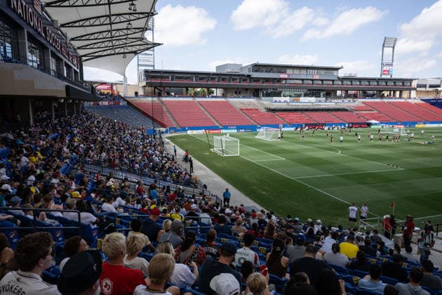 260609 Fans in the stands at a training session with Sweden during day -2 of the FIFA World Cup, WM, Weltmeisterschaft, Fussball 2026 on June 9, 2026 in Dallas. Photo: Petter Arvidson BILDBYRAN kod PA PA1225 fotboll football soccer fotball vm fotbolls-vm fotball-vm fotbolls-vm 2026 fifa world cup 2026 träning practice training sverige sweden sverige a day -2 bbeng