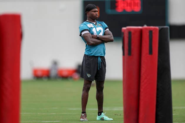 JACKSONVILLE, FL - JUNE 09: Jacksonville Jaguars wide receiver Travis Hunter (12) looks on during Minicamp on June 9, 2026 at Miller Electric Center in Jacksonville, Fl. (Photo by David Rosenblum Icon Sportswire) NFL, American Football Herren, USA JUN 09 Jacksonville Jaguars Minicamp EDITORIAL USE ONLY Icon260609161414