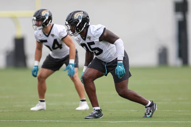 JACKSONVILLE, FL - JUNE 09: Jacksonville Jaguars linebacker Jalen McLeod (35) works on a drill during Minicamp on June 9, 2026 at Miller Electric Center in Jacksonville, Fl. (Photo by David Rosenblum Icon Sportswire) NFL, American Football Herren, USA JUN 09 Jacksonville Jaguars Minicamp EDITORIAL USE ONLY Icon260609161464