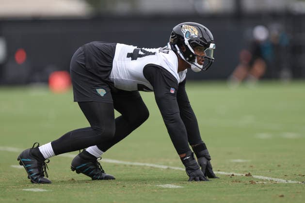 JACKSONVILLE, FL - JUNE 09: Jacksonville Jaguars defensive end Travon Walker (44) works on a drill during Minicamp on June 9, 2026 at Miller Electric Center in Jacksonville, Fl. (Photo by David Rosenblum Icon Sportswire) NFL, American Football Herren, USA JUN 09 Jacksonville Jaguars Minicamp EDITORIAL USE ONLY Icon260609161479