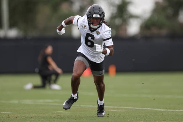 JACKSONVILLE, FL - JUNE 09: Jacksonville Jaguars safety Antonio Johnson (6) works on a drill during Minicamp on June 9, 2026 at Miller Electric Center in Jacksonville, Fl. (Photo by David Rosenblum Icon Sportswire) NFL, American Football Herren, USA JUN 09 Jacksonville Jaguars Minicamp EDITORIAL USE ONLY Icon260609161572