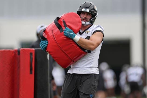 JACKSONVILLE, FL - JUNE 09: Jacksonville Jaguars linebacker Jack Kiser (54) works on a drill during Minicamp on June 9, 2026 at Miller Electric Center in Jacksonville, Fl. (Photo by David Rosenblum Icon Sportswire) NFL, American Football Herren, USA JUN 09 Jacksonville Jaguars Minicamp EDITORIAL USE ONLY Icon260609161624