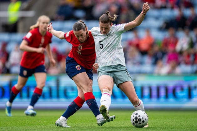 260609 Elisabeth Terland of Norway and Claudia Wenger Claudia Wenger during the FIFA Women s World Cup Qualifier football match between Norway and Austria on June 9, 2026 in Oslo. Photo: Marius Simensen BILDBYRAN COP 238 MM0070 bbeng fotball soccer football fotboll FIFA World Cup, WM, Weltmeisterschaft, Fussball qualifiers vm-kvalifisering kvinner vm kvalik landskamp dam norge norway austria osterrike