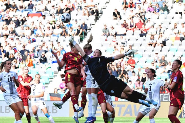 LJUBLJANA, SLOVENIA - JUNE 09: Zala Mersnik of Slovenia (C) in action against Lisanne Grawe of Germany (CL) during the UEFA Women’s European Qualifiers for 2027 World Cup match between Slovenia and Germany at Stadium Stozice, Ljubljana on June 09, 2026 in Ljubljana, Slovenia. (Photo by Natasa Kupljenik Sports Press Photo).  Copyright: xNatasaxKupljenikx xSPPx Sportspressphoto_SPR163988