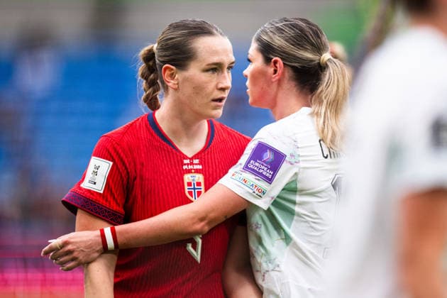 260609 Elisabeth Terland of Norway and Eileen Campbell of Austria during the FIFA Women s World Cup Qualifier football match between Norway and Austria on June 9, 2026 in Oslo. Photo: Jon Olav Nesvold BILDBYRAN COP 217 MM0070 bbeng fotball soccer football fotboll FIFA World Cup, WM, Weltmeisterschaft, Fussball qualifiers vm-kvalifisering kvinner vm kvalik landskamp dam norge norway austria osterrike
