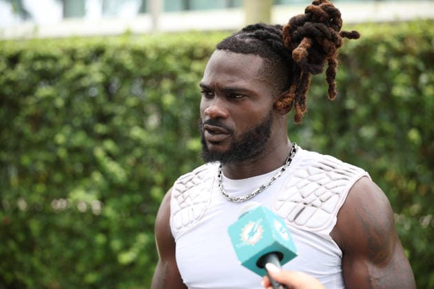 MIAMI GARDNES, FL - JUNE 09: Miami Dolphins linebacker Ronnie Harrison (56) speaks with reports during the Miami Dolphins OTA on Tuesday, June 9, 2026 at Baptist Health Training Complexr in Miami Gardens, FL (Photo by Peter Joneleit Icon Sportswire) NFL, American Football Herren, USA JUN 09 Miami Dolphins OTA EDITORIAL USE ONLY Icon260609005