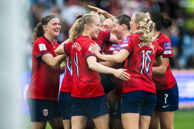 260609 Signe Gaupset, Julie Blakstad and Mathilde Harviken of Norway celebrates after 1-0 during the FIFA Women s World Cup Qualifier football match between Norway and Austria on June 9, 2026 in Oslo. Photo: Jon Olav Nesvold BILDBYRAN COP 217 MM0070 bbeng fotball soccer football fotboll FIFA World Cup, WM, Weltmeisterschaft, Fussball qualifiers vm-kvalifisering kvinner vm kvalik landskamp dam norge norway austria osterrike