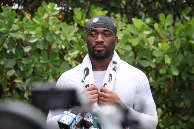 MIAMI GARDNES, FL - JUNE 09: Miami Dolphins edge Josh Uche (9) speaks with reporters during the Miami Dolphins OTA on Tuesday, June 9, 2026 at Baptist Health Training Complexr in Miami Gardens, FL (Photo by Peter Joneleit Icon Sportswire) NFL, American Football Herren, USA JUN 09 Miami Dolphins OTA EDITORIAL USE ONLY Icon260609006