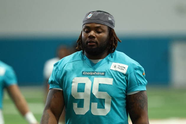 MIAMI GARDNES, FL - JUNE 09: Miami Dolphins defensive tackle Rene Konga (95) warms up during the Miami Dolphins OTA on Tuesday, June 9, 2026 at Baptist Health Training Complexr in Miami Gardens, FL (Photo by Peter Joneleit Icon Sportswire) NFL, American Football Herren, USA JUN 09 Miami Dolphins OTA EDITORIAL USE ONLY Icon260609018