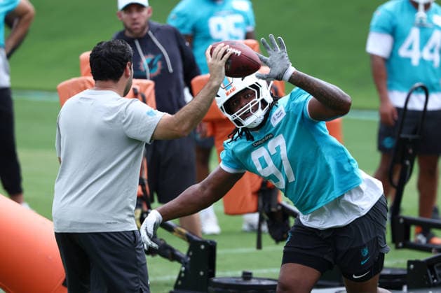 MIAMI GARDNES, FL - JUNE 09: Miami Dolphins defensive lineman Keith Cooprer (97) runs drills during the Miami Dolphins OTA on Tuesday, June 9, 2026 at Baptist Health Training Complexr in Miami Gardens, FL (Photo by Peter Joneleit Icon Sportswire) NFL, American Football Herren, USA JUN 09 Miami Dolphins OTA EDITORIAL USE ONLY Icon260609030