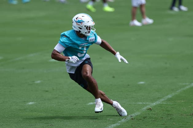 MIAMI GARDNES, FL - JUNE 09: Miami Dolphins cornerback Chris Johnson (3) runs drills during the Miami Dolphins OTA on Tuesday, June 9, 2026 at Baptist Health Training Complexr in Miami Gardens, FL (Photo by Peter Joneleit Icon Sportswire) NFL, American Football Herren, USA JUN 09 Miami Dolphins OTA EDITORIAL USE ONLY Icon260609036