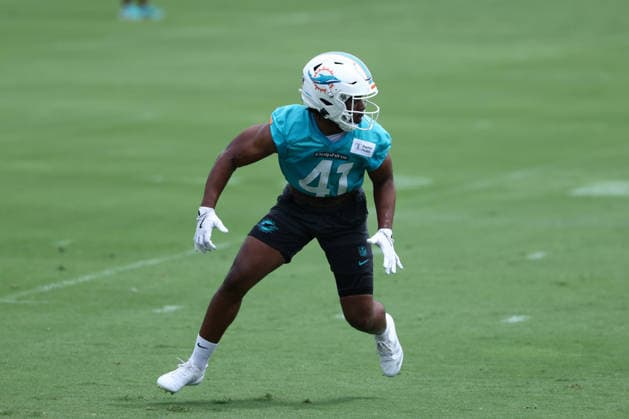 MIAMI GARDNES, FL - JUNE 09: Miami Dolphins safety Louis Moore (41) runs drills during the Miami Dolphins OTA on Tuesday, June 9, 2026 at Baptist Health Training Complexr in Miami Gardens, FL (Photo by Peter Joneleit Icon Sportswire) NFL, American Football Herren, USA JUN 09 Miami Dolphins OTA EDITORIAL USE ONLY Icon260609038