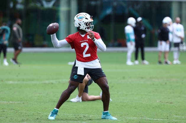 MIAMI GARDNES, FL - JUNE 09: Miami Dolphins quarterback Malik Willis (2) runs drills during the Miami Dolphins OTA on Tuesday, June 9, 2026 at Baptist Health Training Complexr in Miami Gardens, FL (Photo by Peter Joneleit Icon Sportswire) NFL, American Football Herren, USA JUN 09 Miami Dolphins OTA EDITORIAL USE ONLY Icon260609039
