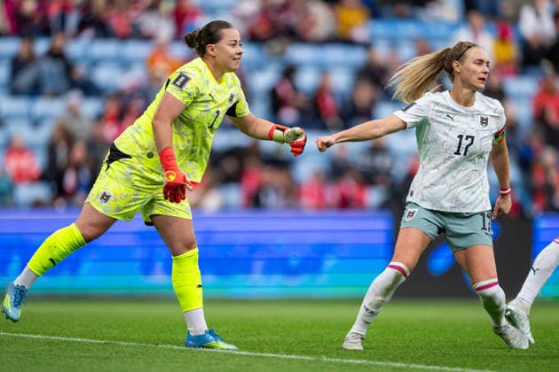 260609 Mariella El Sherif and Sarah Puntigam of Austria during the FIFA Women s World Cup Qualifier football match between Norway and Austria on June 9, 2026 in Oslo. Photo: Marius Simensen BILDBYRAN COP 238 MM0070 bbeng fotball soccer football fotboll FIFA World Cup, WM, Weltmeisterschaft, Fussball qualifiers vm-kvalifisering kvinner vm kvalik landskamp dam norge norway austria osterrike