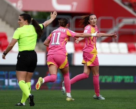 Caroline Weir of Scotland Women celebrates their goal to make it 0-1 Israel Women v Scotland Women, FIFA 2027 Women s World Cup Qualifying, Football, Bozsnik Arena, Budapest, Hungary - 09 Jun 2026Budapest Bozsnik Arena Hungary EDITORIAL USE ONLY No use with unauthorised audio, video, data, fixture lists, club league logos or live services. Online in-match use limited to 120 images, no video emulation. No use in betting, games or single club league player publications.  Copyright: xNikolaxKrstic Shutterstockx 16911191y
