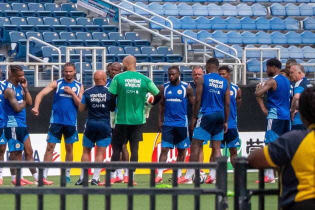 June 9, 2026, Boca Raton, Fl, USA: CuraoÂßao players gather during training at FAU Stadium in Boca Raton, Florida, on Tuesday. CuraoÂßao will make its World Cup debut this weekend against Germany in Houston. Boca Raton USA - ZUMAc343 20260609_znp_c343_012 Copyright: xChrisxBeckettx