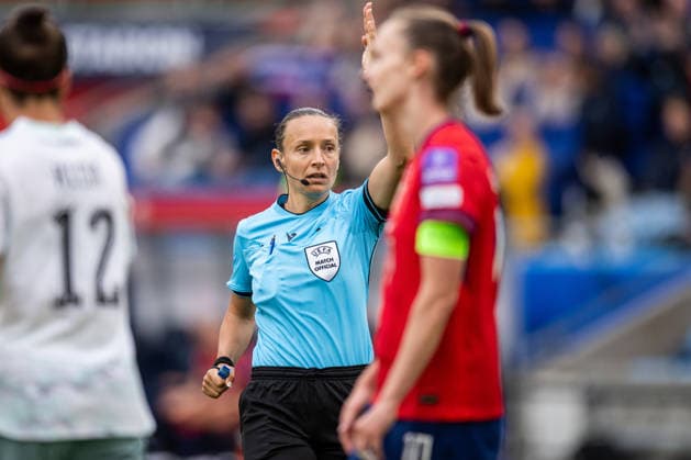 260609 Ivana Projkovska, referee, during the FIFA Women s World Cup Qualifier football match between Norway and Austria on June 9, 2026 in Oslo. Photo: Jon Olav Nesvold BILDBYRAN COP 217 MM0070 bbeng fotball soccer football fotboll FIFA World Cup, WM, Weltmeisterschaft, Fussball qualifiers vm-kvalifisering kvinner vm kvalik landskamp dam norge norway austria osterrike