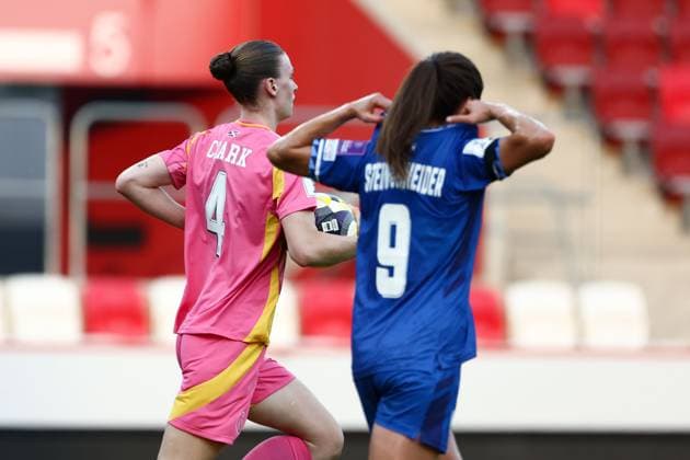 Jenna Clark of Scotland Women celebrates their goal to make it 0-2 Israel Women v Scotland Women, FIFA 2027 Women s World Cup Qualifying, Football, Bozsnik Arena, Budapest, Hungary - 09 Jun 2026Budapest Bozsnik Arena Hungary EDITORIAL USE ONLY No use with unauthorised audio, video, data, fixture lists, club league logos or live services. Online in-match use limited to 120 images, no video emulation. No use in betting, games or single club league player publications.  Copyright: xNikolaxKrstic Shutterstockx 16911191ap
