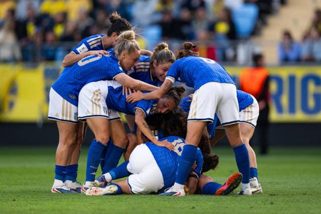 260609 Martina Piemonte of Italy celebrates with team mates after 0-2 the FIFA Women s World Cup Qualifier football match between Sweden and Italy on June 9, 2026 in Gothenburg. Photo: Mathias Bergeld BILDBYRAN kod MB CS0935 fotboll football soccer fotball vm-kval kval fifa womens world cup qualifier qualifier sverige sweden italien italy dam bbeng *** 260609 Martina Piemonte of Italy celebrates with team mates after 0 2 the FIFA Women s World Cup Qualifier football match between Sweden and Italy on June 9, 2026 in Gothenburg Photo Mathias Bergeld BILDBYRAN kod MB CS0935 fotboll football soccer fotball vm kval kval fifa womens world cup qualifier qualifier sverige sweden italien italy dam bbeng  Copyright: MATHIASxBERGELD BB260609MB050