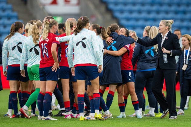 260609 Head coach Gemma Grainger of Norway together with the players after the FIFA Women s World Cup Qualifier football match between Norway and Austria on June 9, 2026 in Oslo. Photo: Jon Olav Nesvold BILDBYRAN COP 217 MM0070 bbeng fotball soccer football fotboll FIFA World Cup, WM, Weltmeisterschaft, Fussball qualifiers vm-kvalifisering kvinner vm kvalik landskamp dam norge norway austria osterrike