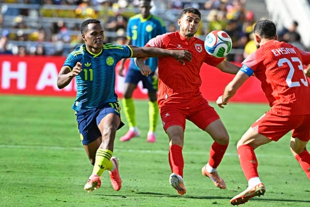 RECORD DATE NOT STATED 7th June, 2026; Snapdragon Stadium, San Diego, California, United States of America; International Friendly, Länderspiel, Nationalmannschaft Football, Colombia versus Jordan; Jhon Arias of Colombia battles for possession ball with Mohammad Abu Zrayq of Jordan JulianxMedina DiaEsportivo