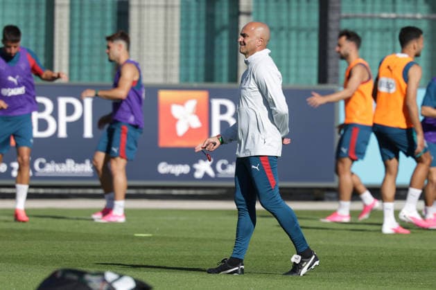 Training of the Portuguese national football team in the football city of Oeiras - Portugal, June 9, 2026, in Alges, Portugal. Coach Roberto Martinez (Portugal)
