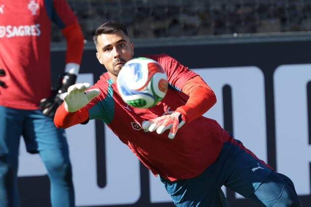 Training of the Portuguese national football team in the football city of Oeiras - Portugal, June 9, 2026, in Alges, Portugal. goalkeeper Diogo Costa (Portugal ,1)