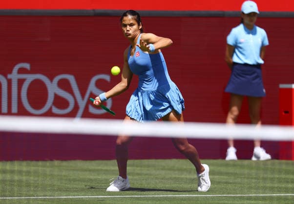 2026 HSBC Tennis Championships, Queens Club, London, UK - 09 06 2026 Emma Raducanu (GBR) in action during her first round match agianst Anna Blinkova in the HSBC 2026 Championships at Queens Club in London London Queens Club London GBR Copyright: xMarkxGreenwoodx