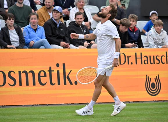 Corentin Moutet (FRA) Gestik Geste enttaeuscht Tennis Herren BOSS Open ATP, Tennis Herren 250 Stuttgart 2026 Weissenhof BOSS Open ATP 250 Stuttgart 2026