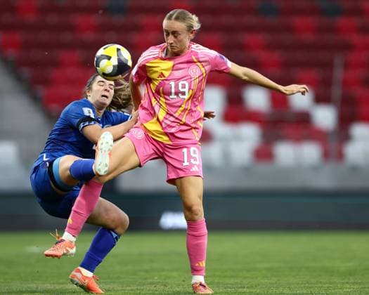Lauren Davidson of Scotland Women Israel Women v Scotland Women, FIFA 2027 Women s World Cup Qualifying, Football, Bozsnik Arena, Budapest, Hungary - 09 Jun 2026Budapest Bozsnik Arena Hungary EDITORIAL USE ONLY No use with unauthorised audio, video, data, fixture lists, club league logos or live services. Online in-match use limited to 120 images, no video emulation. No use in betting, games or single club league player publications.  Copyright: xNikolaxKrstic Shutterstockx 16911191aw