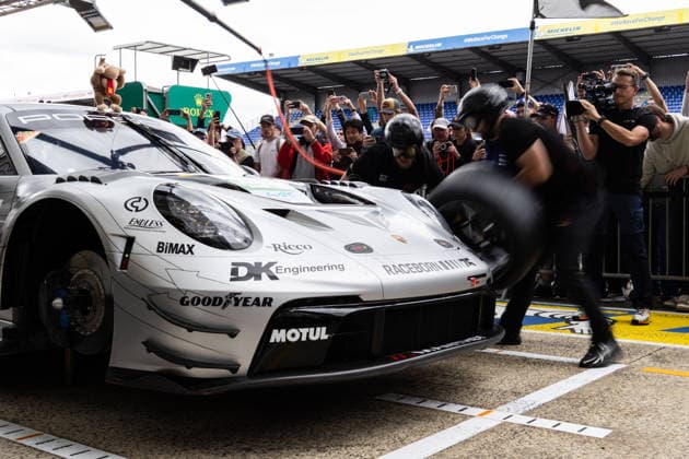 AUTOMOBILE : 24 Heures du Mans - 09 06 2026 92 The Bend Manthey (GER) Porsche 911 GT3 R LMGT3 (LMGT3) driven by Yasser Shahin (AUS) Riccardo Pera (ITA) Richard Lietz (AUT), during the 24 Hours of Le Mans, the third round of the 2026 FIA WEC Championship, which will take place on the 24 Hours of Le Mans circuit on June 9, 2026 in France. LE MANSFrance  Copyright: xERICxLExGALLIOTx xMPSxAGENCYx x