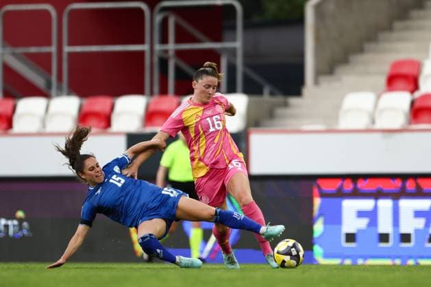 Chelsea Cornet of Scotland Women and Vital Kats of Israel Women Israel Women v Scotland Women, FIFA 2027 Women s World Cup Qualifying, Football, Bozsnik Arena, Budapest, Hungary - 09 Jun 2026Budapest Bozsnik Arena Hungary EDITORIAL USE ONLY No use with unauthorised audio, video, data, fixture lists, club league logos or live services. Online in-match use limited to 120 images, no video emulation. No use in betting, games or single club league player publications.  Copyright: xNikolaxKrstic Shutterstockx 16911191bc