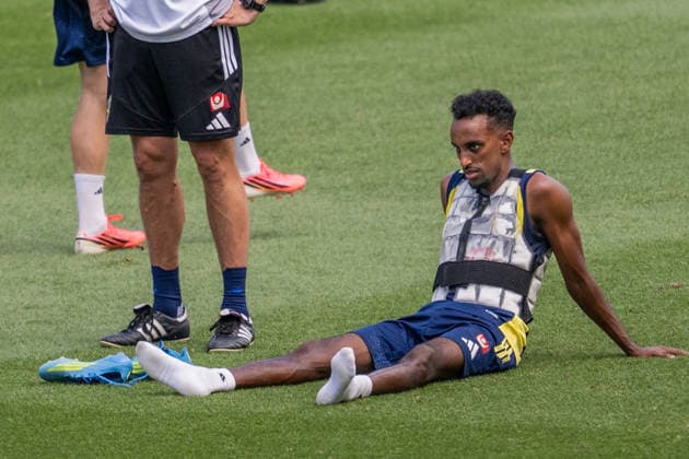 260609 Taha Ali of the Swedish national football team in a cooling vest at a training session during day -2 of the FIFA World Cup, WM, Weltmeisterschaft, Fussball 2026 on June 9, 2026 in Dallas. Photo: Petter Arvidson BILDBYRAN kod PA PA1225 fotboll football soccer fotball vm fotbolls-vm fotball-vm fotbolls-vm 2026 fifa world cup 2026 träning practice training sverige sweden sverige a day -2 bbeng