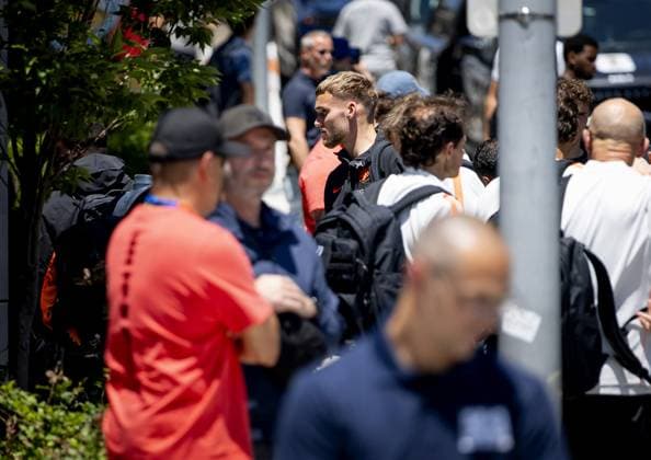 KANSAS - Netherlands goalkeeper Bart Verbruggen arrives at the Cascade Hotel on June 9, 2026, in Kansas City. The Dutch national team, Nationalteam is preparing for the 2026 World Cup. KOEN VAN WEEL ANP xVIxANPxSportx xxANPxIVx 560589080 originalFilename: 560589080.jpg
