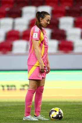 Caroline Weir of Scotland Women sets herself to take the penalty kick Israel Women v Scotland Women, FIFA 2027 Women s World Cup Qualifying, Football, Bozsnik Arena, Budapest, Hungary - 09 Jun 2026Budapest Bozsnik Arena Hungary EDITORIAL USE ONLY No use with unauthorised audio, video, data, fixture lists, club league logos or live services. Online in-match use limited to 120 images, no video emulation. No use in betting, games or single club league player publications.  Copyright: xNikolaxKrstic Shutterstockx 16911191bi