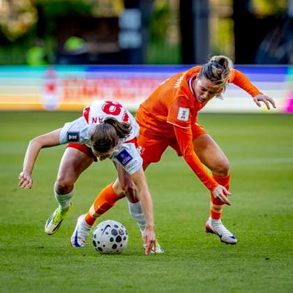 ALMELO - Poland player Nadia Krezyman, Netherlands player Marise Olislagers during the World Cup Qualifiers at Asito Stadium on June 9, 2026 in Almelo, the Netherlands. (Photo by DeFodi Images) -
