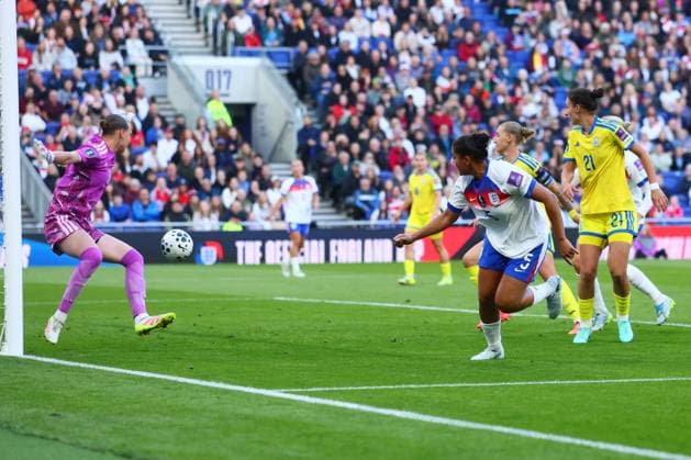 Jessica Carter of England scoring to make it 1-0 England Women v Ukraine Women, FIFA 2027 Women s World Cup Qualifying, Football, Hill Dickinson Stadium, Liverpool, UK - 09 Jun 2026Liverpool Hill Dickinson Stadium United Kingdom EDITORIAL USE ONLY No use with unauthorised audio, video, data, fixture lists, club league logos or live services. Online in-match use limited to 120 images, no video emulation. No use in betting, games or single club league player publications.  Copyright: xPaulxCurrie Shutterstockx 16919205ah