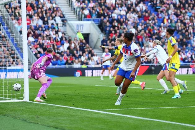 Jessica Carter of England scoring to make it 1-0 England Women v Ukraine Women, FIFA 2027 Women s World Cup Qualifying, Football, Hill Dickinson Stadium, Liverpool, UK - 09 Jun 2026Liverpool Hill Dickinson Stadium United Kingdom EDITORIAL USE ONLY No use with unauthorised audio, video, data, fixture lists, club league logos or live services. Online in-match use limited to 120 images, no video emulation. No use in betting, games or single club league player publications.  Copyright: xPaulxCurrie Shutterstockx 16919205ai