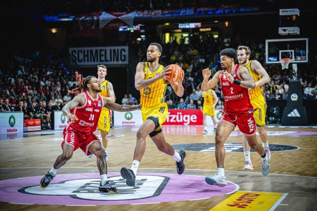 Basketball Berlin 019.06.2026 Saison 2025 2026 EasyCredit BBL 1. Bundesliga Männer, Herren Playoffs Halbfinale Spiel 5 Alba Berlin - BMA365 Bamberg Baskets Norris Agbakoko (Alba Berlin, No.17)