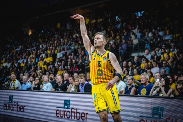 Basketball Berlin 019.06.2026 Saison 2025 2026 EasyCredit BBL 1. Bundesliga Männer, Herren Playoffs Halbfinale Spiel 5 Alba Berlin - BMA365 Bamberg Baskets Martin Hermannsson (Alba Berlin, No.15)