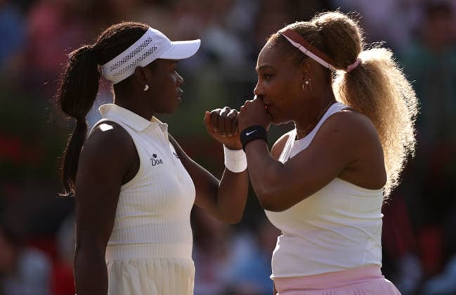 Serena Williams of USA and Victoria Mboko of Canada talk tactics HSBC Queen s Club Championships, Day Four, Tennis, Queen s Club, West Kensington, London, UK - 09 Jun 2026London Queen s Club United Kingdom  Copyright: xEllaxLing Shutterstockx 16917190ca