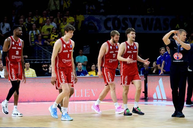 DEU, easyCredit BBL, ALBA vs. Bamberg, 09.06.2026, Max-Schmeling-Halle, Berlin, DEU, easyCredit BBL, ALBA vs. Bamberg, im Bild Bamberger-Spielerkreis